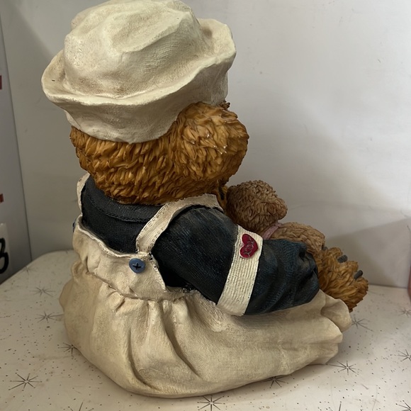 Vintage Limited Edition Young’s Incorporated Resin Bear - Picture 2 of 4